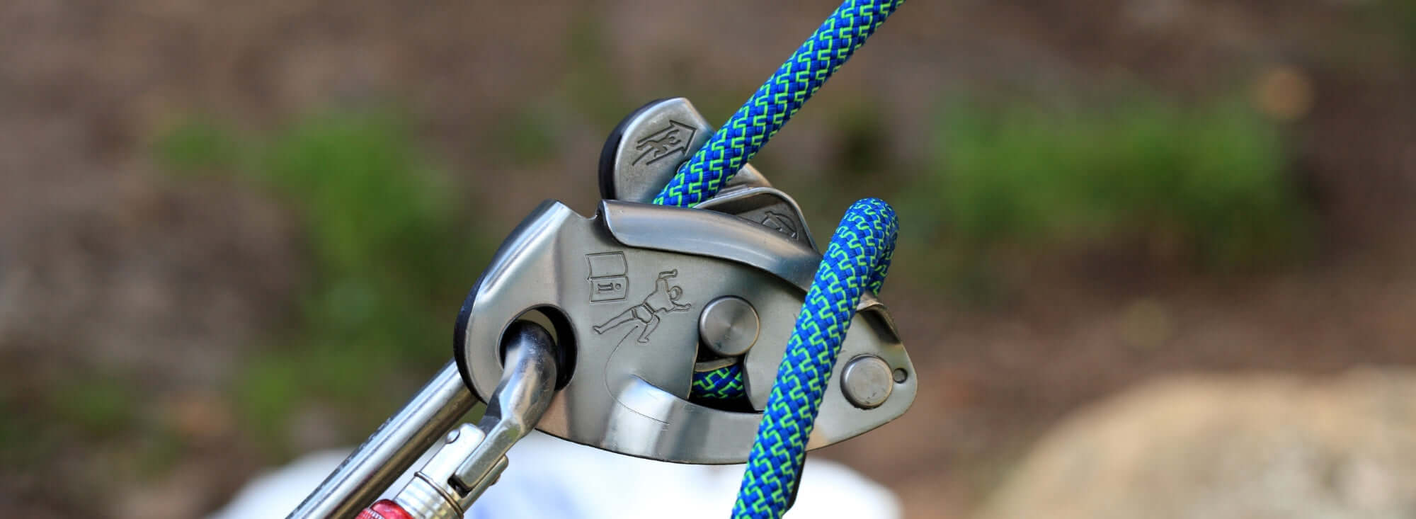 Sicherungsgeräte und Abseilgeräte