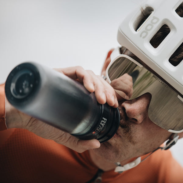 ELITE Fly Tex Trinkflasche im Einsatz am Rennrad