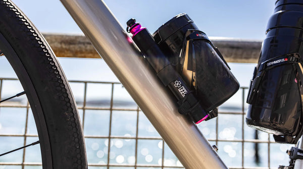 Muc Off AirMach Mini Pump | Fahrradpumpe black pink Auf und Davon Outdoor Equipment