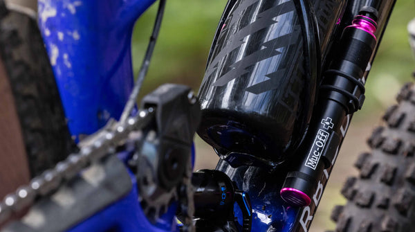Muc Off AirMach Mini Pump | Fahrradpumpe black pink Auf und Davon Outdoor Equipment