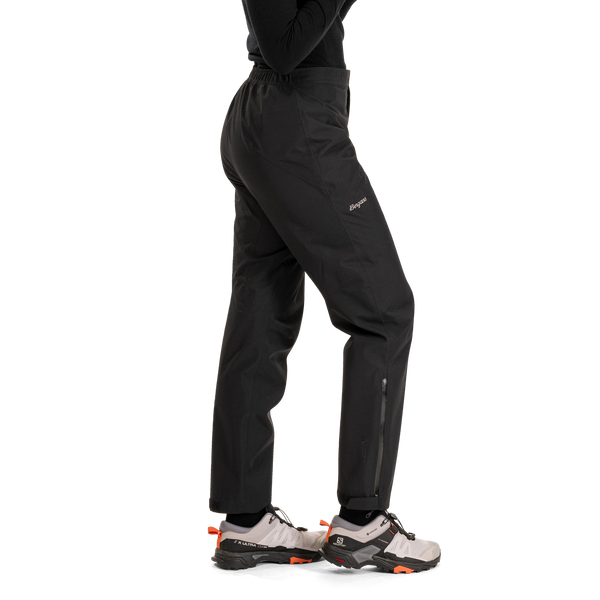 bergans Essentials 2.5L Shell Pants Women black Regenhose Damen schwarz Auf und Davon Outdoor Equipment