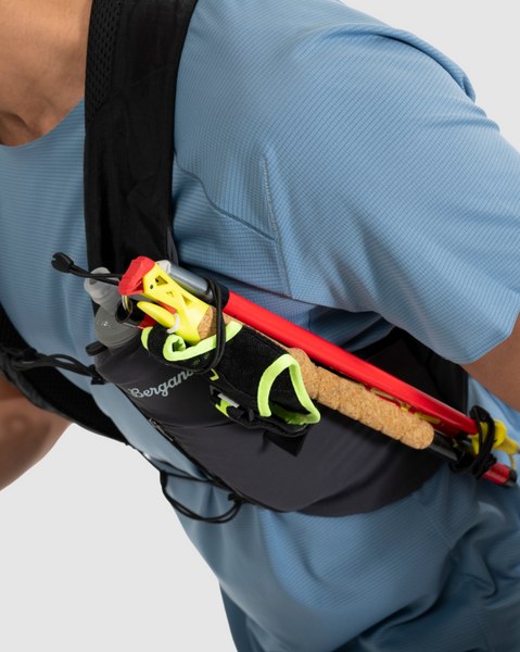 bergans Y LightLine Hydration Vest 5 | Laufweste Trailrunning Weste Laufrucksack schwarz Auf und Davon Outdoor Equipment