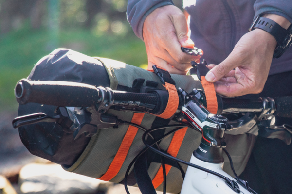 Birzman Packman handlebar pack Lenkertasche olive orange wasserdicht abriebfest Auf und Davon Outdoor Equipment