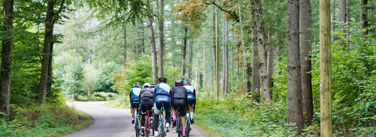 Bike-Community Fulda: Gravel Group Ride auf einem Waldweg