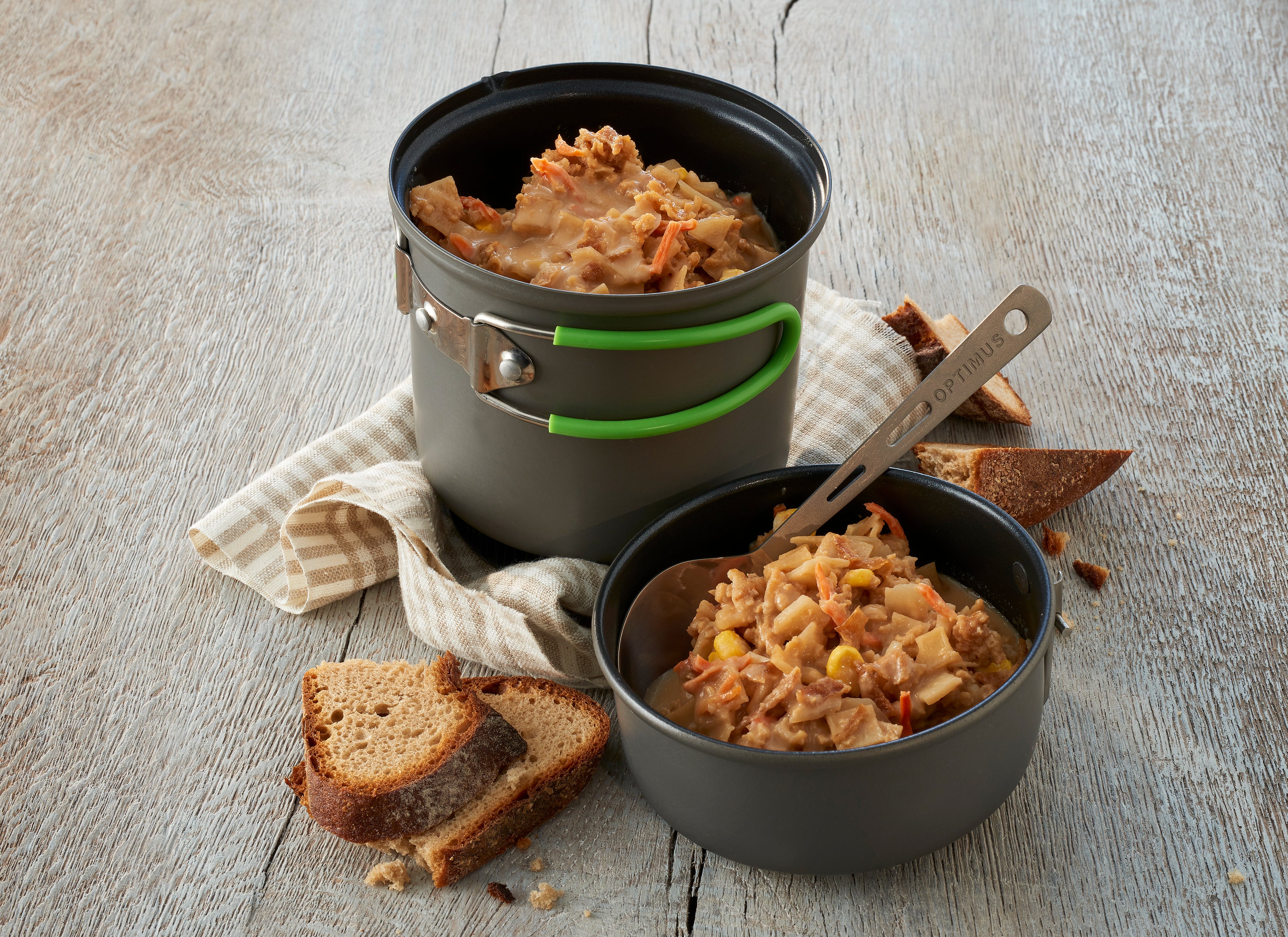 Kartoffeleintopf mit Röstzwiebeln - Outdoor Essen