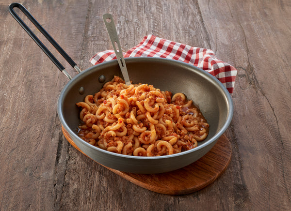 Nudeln in vegetarischer Bolognese - Outdoor Essen