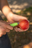 Coghlans Camp Knife 5 Funktionen im Einsatz