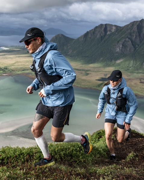 bergans Y LightLine Hydration Vest 5 | Laufweste Trailrunning Weste Laufrucksack schwarz Auf und Davon Outdoor Equipment