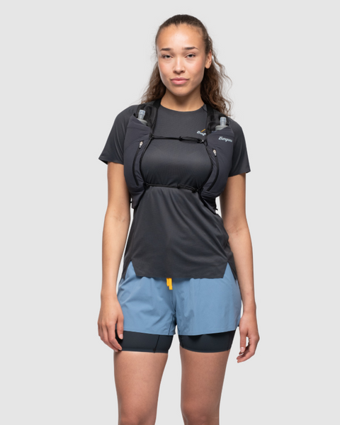 bergans Y LightLine Hydration Vest 5 | Laufweste Trailrunning Weste Laufrucksack schwarz Auf und Davon Outdoor Equipment