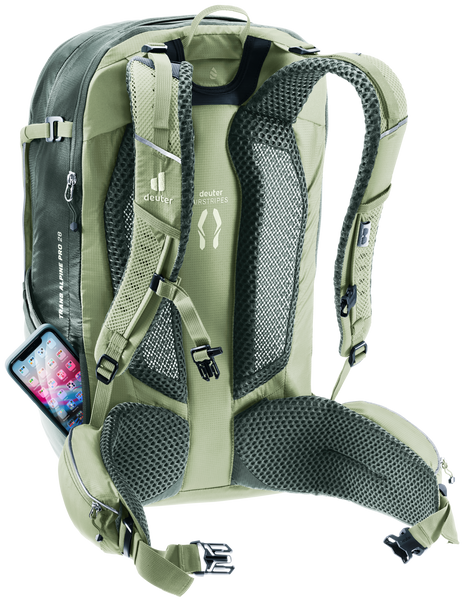 deuter Trans Alpine Pro 28 Fahrradrucksack grove-ivy MTB Rucksack Auf und Davon Outdoor Equipment