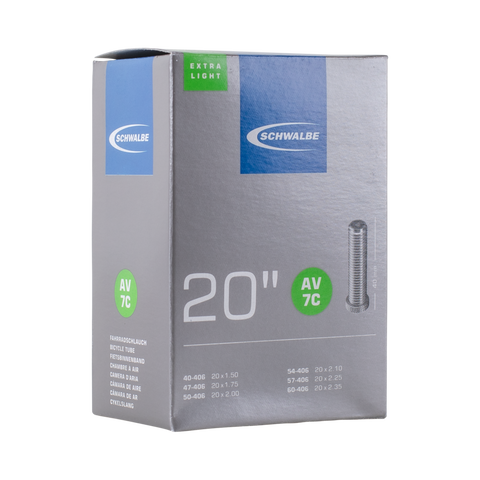 Schwalbe Schlauch AV 7C Extra Light 20 Zoll in der Verpackung